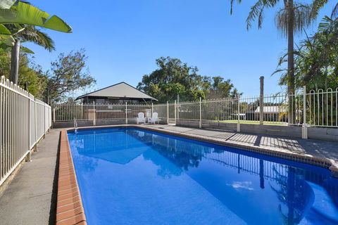 Catalina Motel Lake Macquarie - Accommodation Whitsundays 1