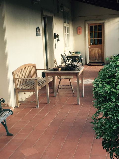 Catania Cottage & Farmhouse - Accommodation Whitsundays 3