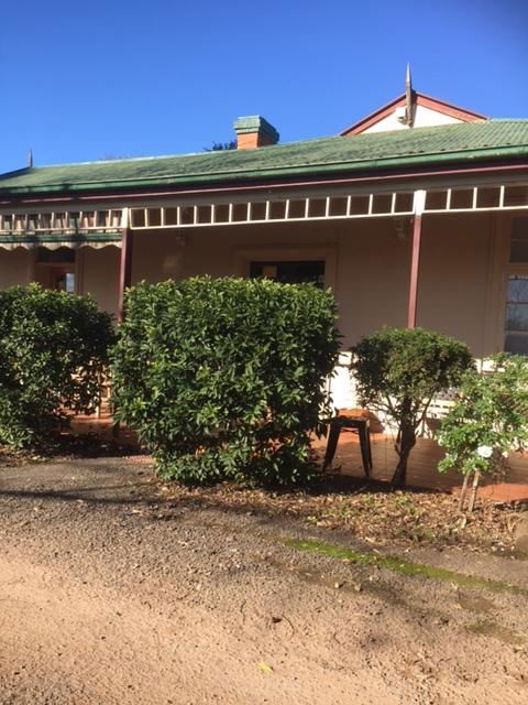 Catania Cottage & Farmhouse - Accommodation Whitsundays 0