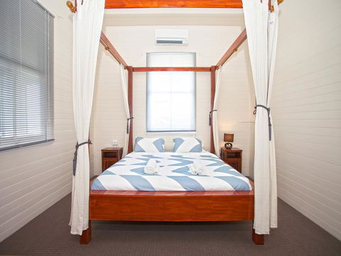 CBD Holiday Home - Accommodation Whitsundays 1