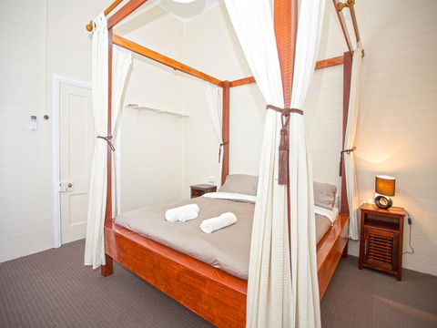 CBD Holiday Home - Accommodation Whitsundays 0