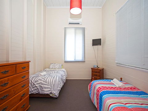 CBD Holiday Home - Accommodation Whitsundays 3