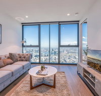 CBD Spectacular View 2 Bedroom Apt Victoria One - Accommodation Whitsundays