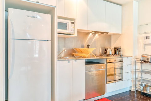 CBD, Collins St Address, Near Southern Cross - 2 Beds - Accommodation Whitsundays 2