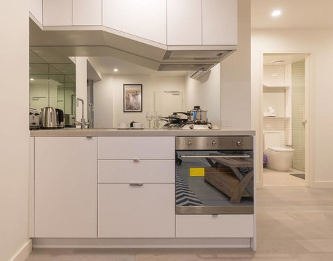Central 2 Bedroom Deluxe Apartment@La Trobe Tower - Accommodation Whitsundays 3