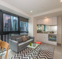 Central 2 Bedroom Deluxe ApartmentLa Trobe Tower - Accommodation Whitsundays