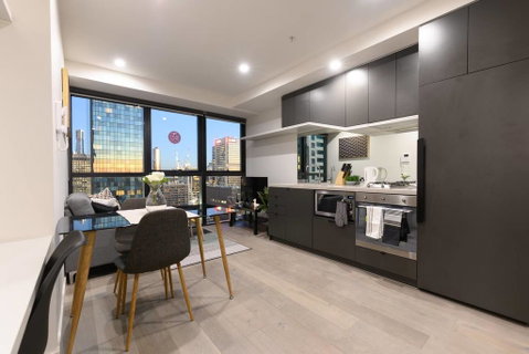 Central City Pad 1 Bathroom Apartment With View - Accommodation Whitsundays 0
