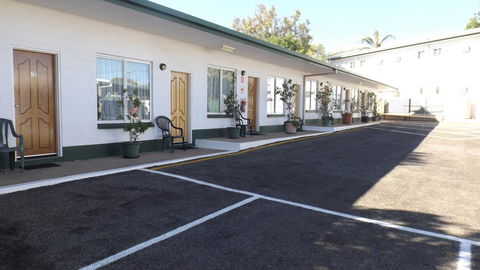 Central Point Motel - Accommodation Whitsundays 0