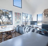Chalet Deich - Pearse Apt 3 - Ski in ski out - Accommodation Whitsundays