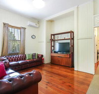 Charming Characterful Rustic-style Home Near The Gabba - Accommodation Whitsundays