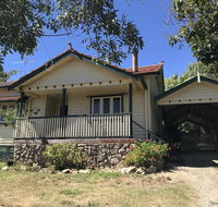 Cherry Blossom Cottage - Beechworth-Getaways - Accommodation Whitsundays