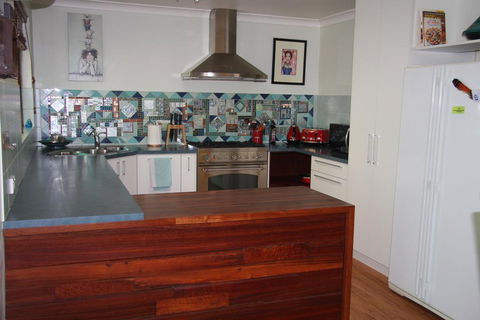 Chuditch Holiday Home Dwellingup - Great Central Location - Accommodation Whitsundays 2