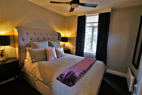 City Life Apartment-full Kitchen & Separate Bedroom - Accommodation Whitsundays 3
