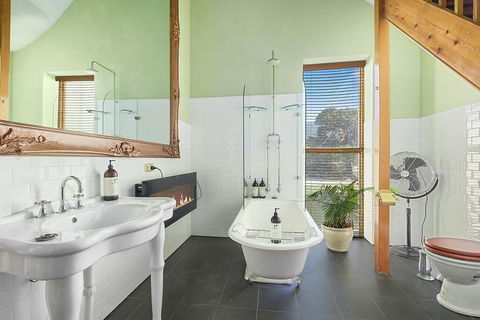 Claremont House - Accommodation Whitsundays 3