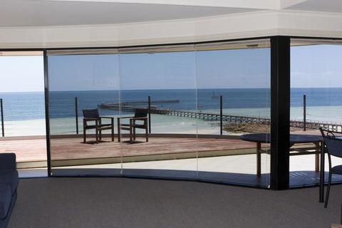 Cliff House Beachfront Villas - Accommodation Whitsundays 1