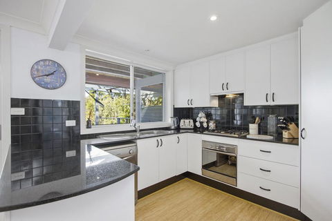 Clissold By Collers, MOLLYMOOK - Accommodation Whitsundays 3