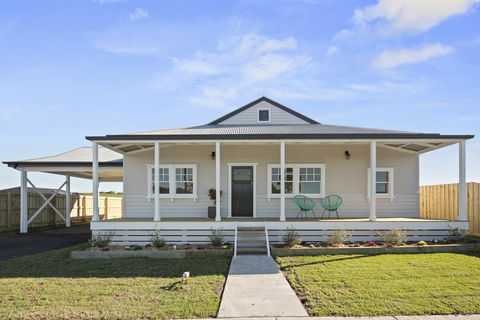 Cloverdale Cottage - Accommodation Whitsundays 0