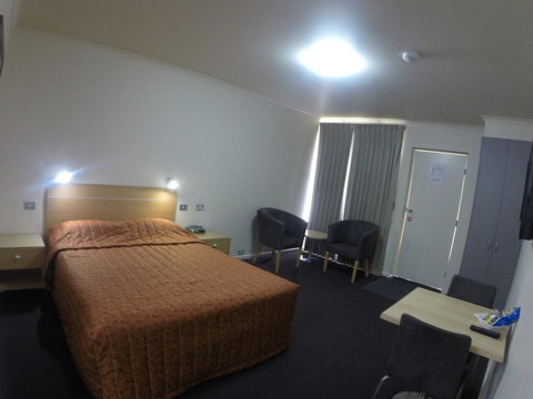 CluBarham Motel - Accommodation Whitsundays 2
