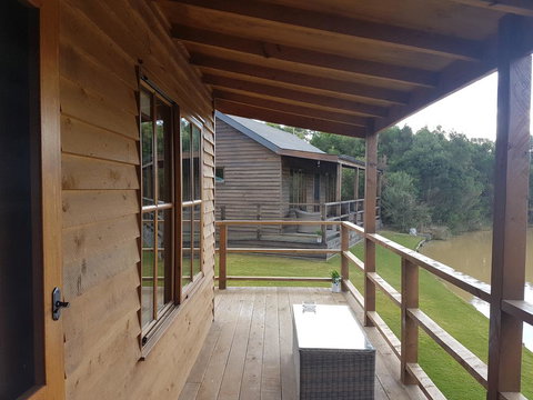 Cocoa & Briar Cottages - Accommodation Whitsundays 2