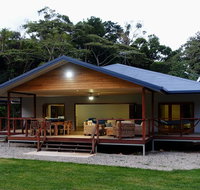 Coconut Beach House - Accommodation Whitsundays