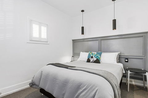 Colonial Hampdens - Accommodation Whitsundays 0