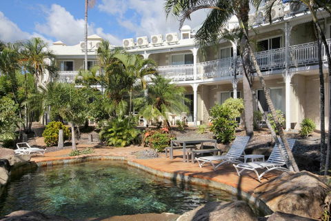 Colonial Palms Motor Inn - Accommodation Whitsundays 0