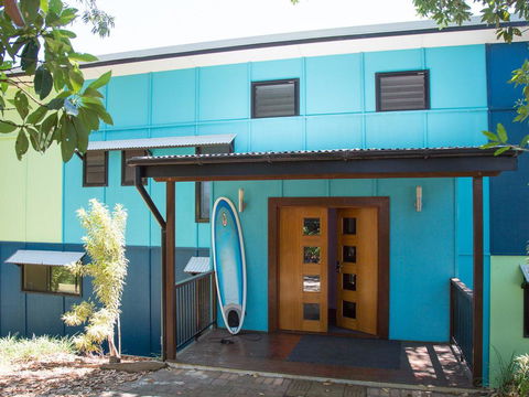 Colours Of Cylinder - Accommodation Whitsundays 0