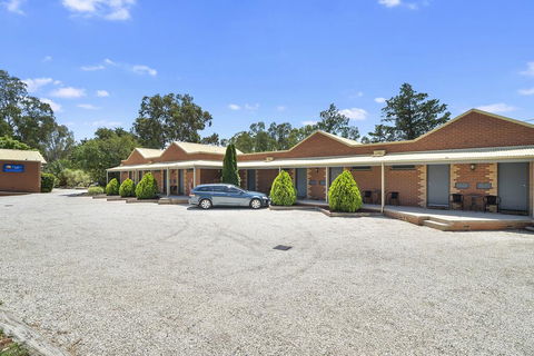 Comfort Inn Coach & Bushmans - Accommodation Whitsundays 2