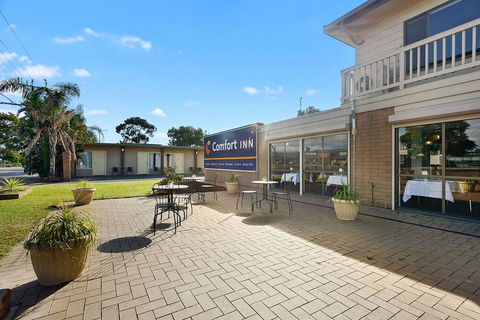 Comfort Inn Flinders On Main - Accommodation Whitsundays 2