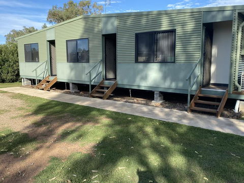 Commercial Hotel Curlewis - Accommodation Whitsundays 1