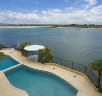 Commodore Apartments - Accommodation Whitsundays