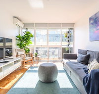 COMO A South Yarra Delight Car Park and King Bed - Accommodation Whitsundays