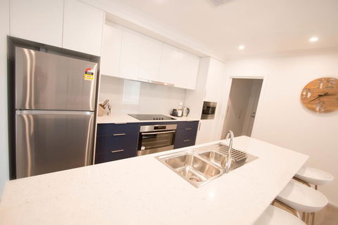 Contemporary Esprit With River Reserve Access - Accommodation Whitsundays 3