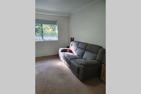 Convenient One Bedroom Apartment Close To City - Accommodation Whitsundays 3