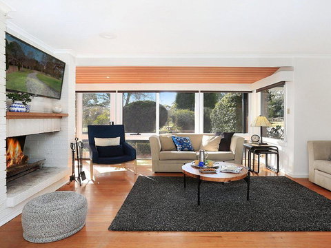 Cooinda - 50 Percent Off Third Night On Weekend - Accommodation Whitsundays 3