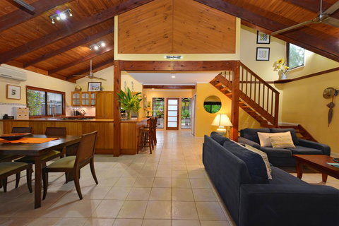 Coral Gardens Port Douglas - Accommodation Whitsundays 3