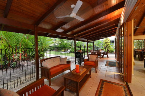 Coral Gardens Port Douglas - Accommodation Whitsundays 1