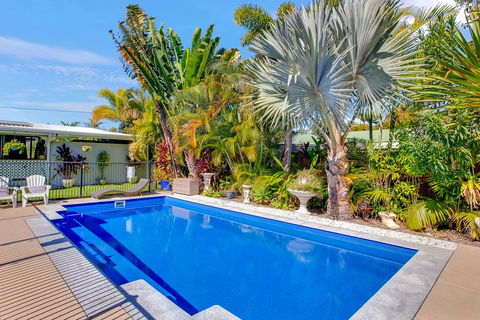 Coral Inn Boutique Hotel - Accommodation Whitsundays 1