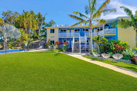 Coral Inn Boutique Hotel - Accommodation Whitsundays 2