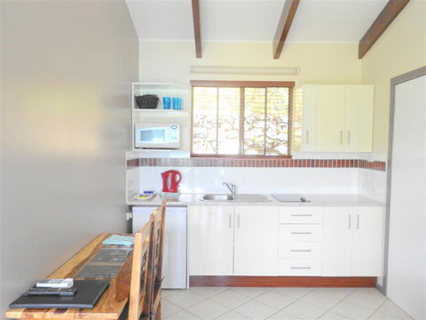 Coral Point Lodge - Accommodation Whitsundays 2