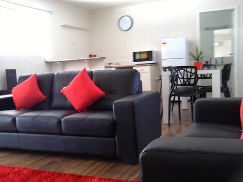 Coral Sands Motel - Accommodation Whitsundays 1