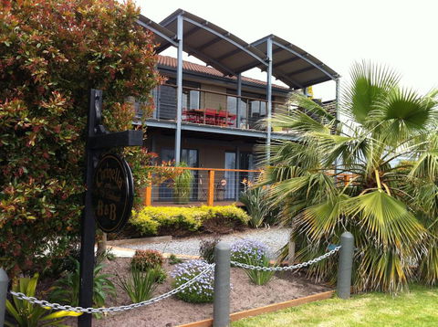 Corinella On The Esplanade Bed & Breakfast - Accommodation Whitsundays 0