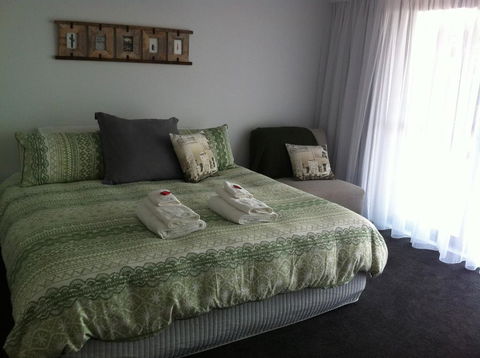 Corinella On The Esplanade Bed & Breakfast - Accommodation Whitsundays 2