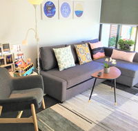 Cozy homely apartment CBR central - Accommodation Whitsundays
