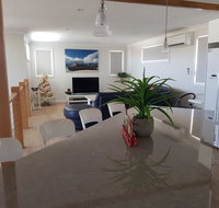 Cozzys Condo Luxury Beach House - Accommodation Whitsundays