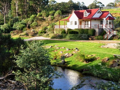 Crabtree Riverfront Cottages - Accommodation Whitsundays 0
