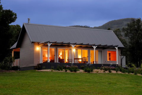 Crystal Creek Meadows - Accommodation Whitsundays 0