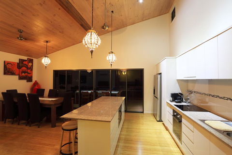 Cumberland Holiday Home - Holiday Home - Accommodation Whitsundays 2