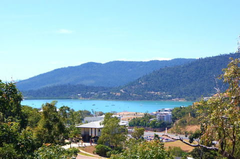 Cumberland Holiday Home - Holiday Home - Accommodation Whitsundays 0