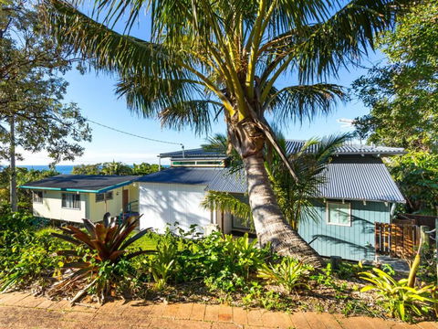 Cylinder Palms - Accommodation Whitsundays 0